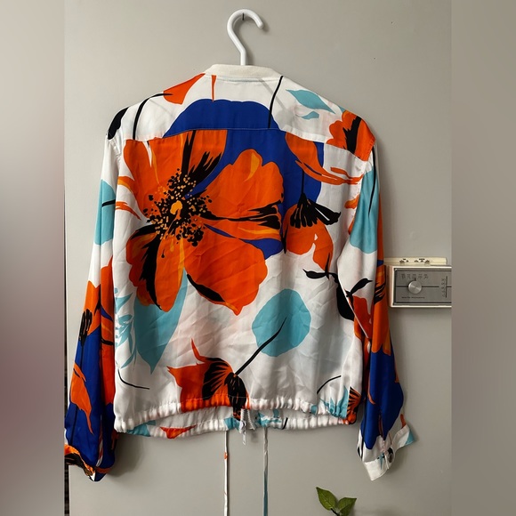 🎀 SKYE’S THE LIMIT 🎀 FLORAL ZIP UP JACKET - Picture 2 of 5